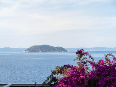 Apartments with panoramic sea views. Marmaras. 