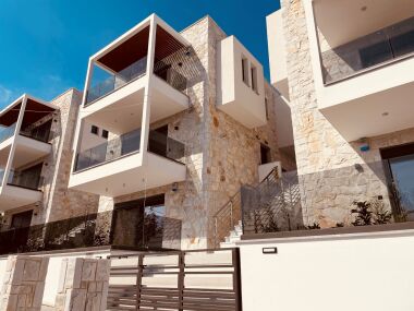 BEAUTIFUL COMPLEX UNDER CONSTRUCTION. PEFKOHORI.