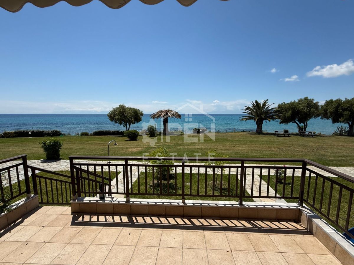 MAISONETTE ON THE FIRST LINE TO THE SEA IN MOLA KALYVA