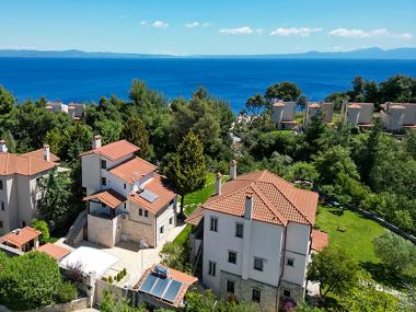 BEAUTIFUL VILLA IN AFYTOS