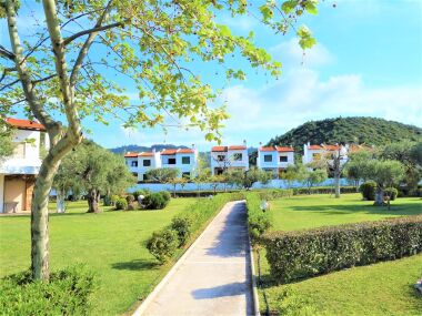 Cottage in a complex located on the first line from the sea. Skioni - Kassandra.